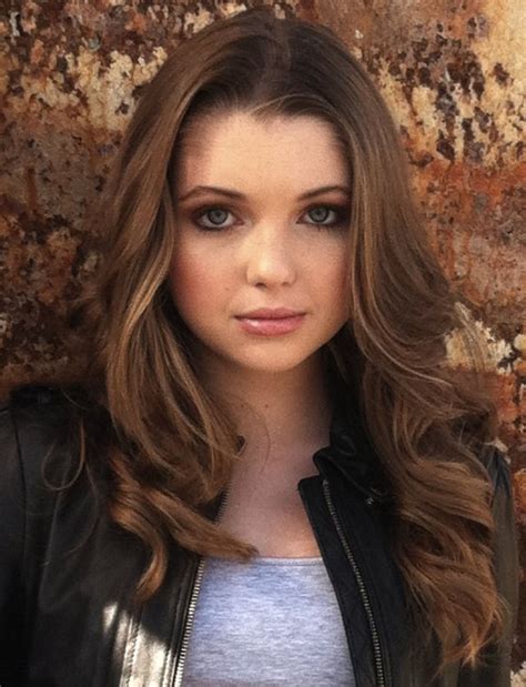 Sammi Hanratty Naked Pregnant Photoshoot